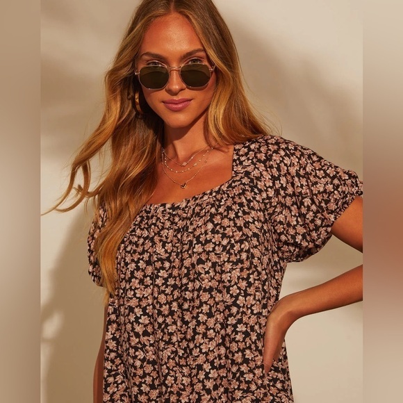 VICI Aletta Flowy Babydoll Mini Dress In Black Floral - Picture 2 of 3